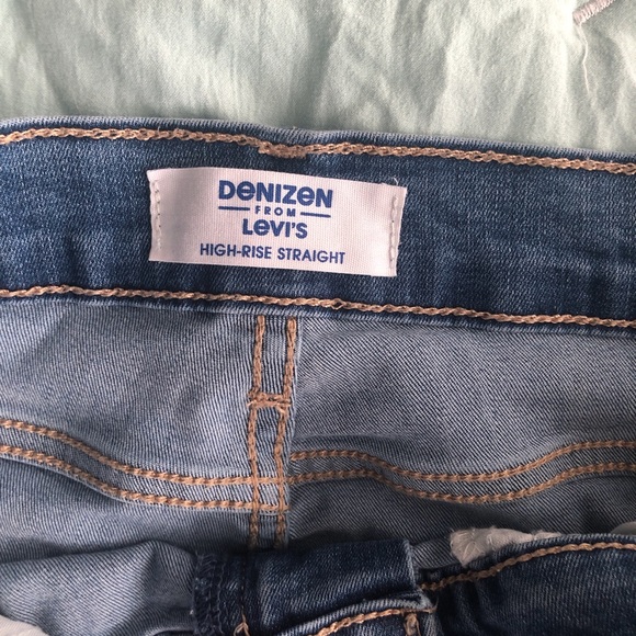 Levi’s high rise, straight jeans - Picture 4 of 5